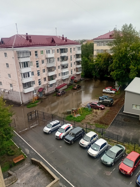 Курган сушат после ночного ливня