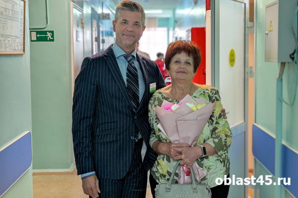От протокола до ноты: творческая бригада СКР выступила для курганских ветеранов