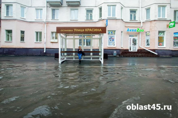 Курган сушат после ночного ливня