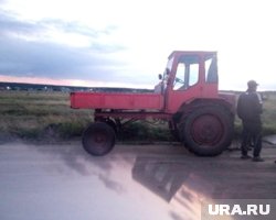 В Курганской области за рулем трактора оказался 10-летний ребенок. Фото