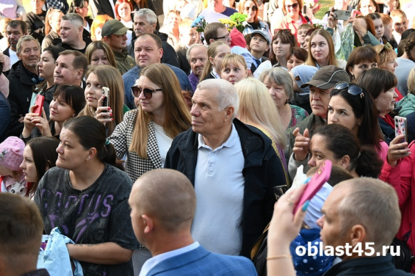 Более 9 тысяч ребят в Курганской области стали первоклассниками