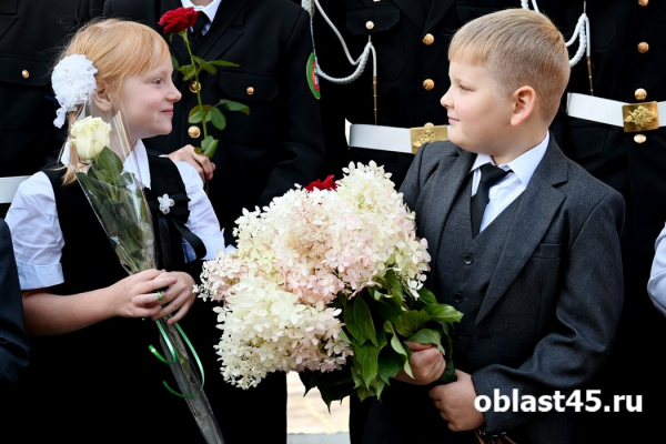 Более 9 тысяч ребят в Курганской области стали первоклассниками