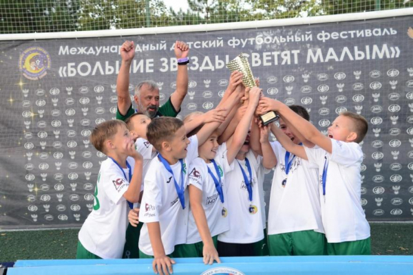 Футболисты из Кургана завоевали серебро фестиваля &laquo;Большие звезды светят малым&raquo;