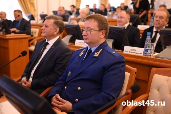 Депутаты Курганской областной думы получили удостоверения Депутаты Курганской областной думы получили удостоверения