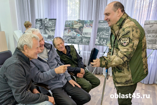 Полувековая история сквозь объектив: в Кургане открылась выставка Анатолия Артамонова