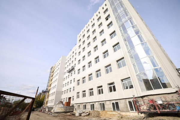 Взрослую поликлинику в центре Кургана достроят в этом году Взрослую поликлинику в центре Кургана достроят в этом году