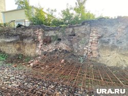 В Шадринске обнаружили подземный ход на месте старого дома. Фото, видео