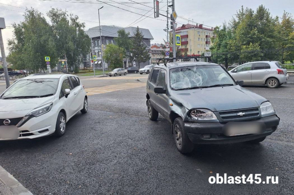 В центре Кургана внедорожник сбил велосипедиста