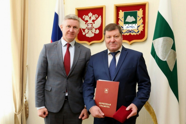 Гендиректор «Газпром межрегионгаз Курган» получил награду областной Думы Гендиректор «Газпром межрегионгаз Курган» получил награду областной Думы