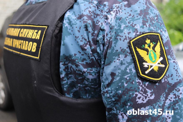 В Курганской области судебные приставы арестовали люксовый автомобиль за долги В Курганской области судебные приставы арестовали люксовый автомобиль за долги