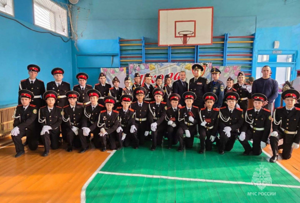 В Кургане присягу приняли кадеты МЧС В Кургане присягу приняли кадеты МЧС