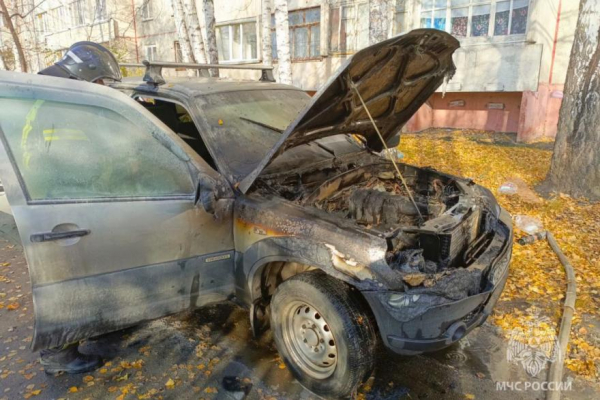 Курганец вытащил незнакомца из горящей машины Курганец вытащил незнакомца из горящей машины