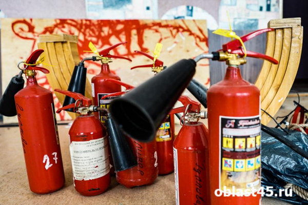 Из-за соседской бани шадринцы лишились крыши над головой и автомобиля Из-за соседской бани шадринцы лишились крыши над головой и автомобиля