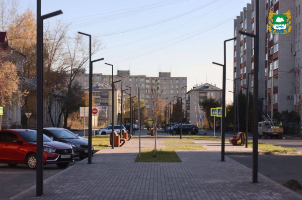 В Кургане благоустроили новый сквер В Кургане благоустроили новый сквер