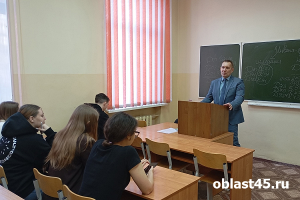 &laquo;Ради этого стоит работать&raquo;: как учёные КГУ зажигают искру в глазах студентов