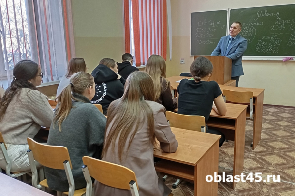 &laquo;Ради этого стоит работать&raquo;: как учёные КГУ зажигают искру в глазах студентов