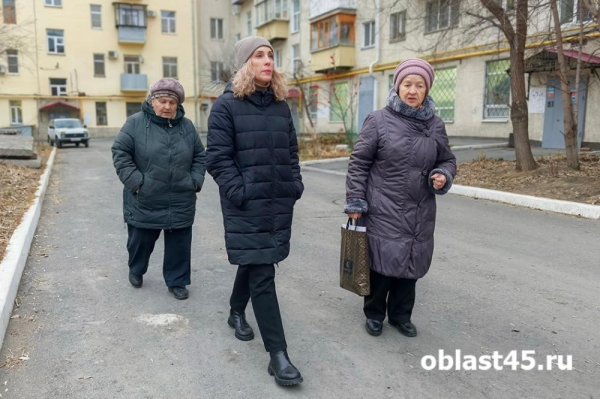 Холодная вместо горячей: курганцы решают коммунальную проблему с помощью депутата