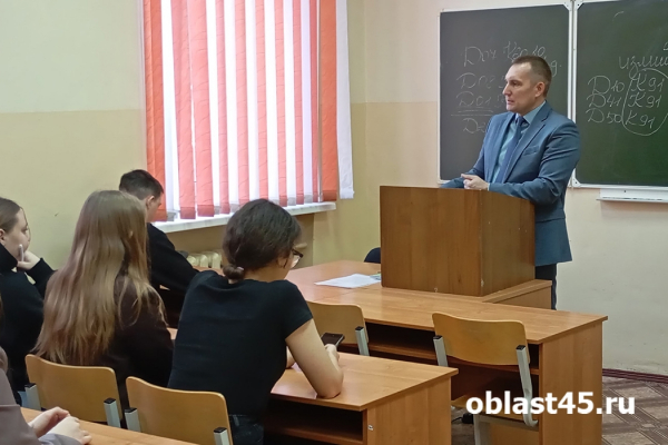 &laquo;Ради этого стоит работать&raquo;: как учёные КГУ зажигают искру в глазах студентов