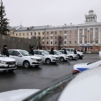 Губернатор Вадим Шумков вручил ключи от служебных машин и квартир сотрудникам органов внутренних дел Курганской области
Губернатор Вадим Шумков вручил ключи от служебных машин и квартир сотрудникам органов внутренних дел Курганской области
