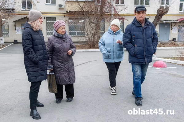 Холодная вместо горячей: курганцы решают коммунальную проблему с помощью депутата