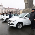 Губернатор Вадим Шумков вручил ключи от служебных машин и квартир сотрудникам органов внутренних дел Курганской области
Губернатор Вадим Шумков вручил ключи от служебных машин и квартир сотрудникам органов внутренних дел Курганской области
