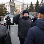 Губернатор Вадим Шумков вручил ключи от служебных машин и квартир сотрудникам органов внутренних дел Курганской области
Губернатор Вадим Шумков вручил ключи от служебных машин и квартир сотрудникам органов внутренних дел Курганской области