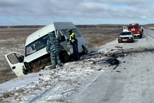 На дороге в Лебяжьевском округе в ДТП погиб один и трое человек госпитализированы