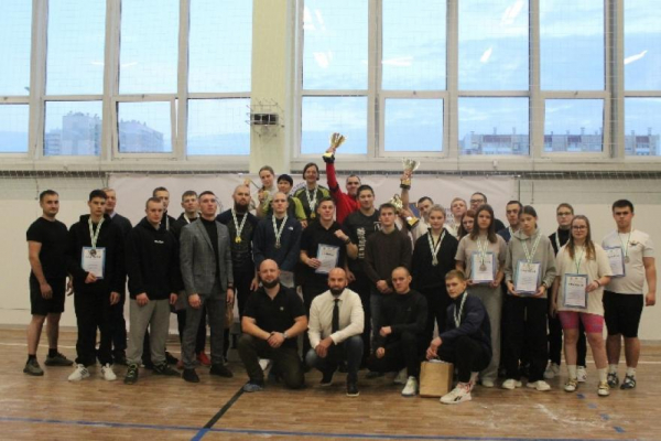 Первый Кубок ветеранов СВО по гиревому спорту состоялся в Курганской области