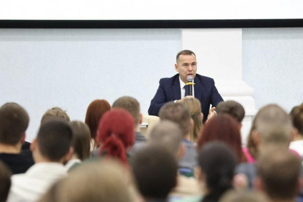 Курганский губернатор Шумков поделился со студентами рецептами успеха