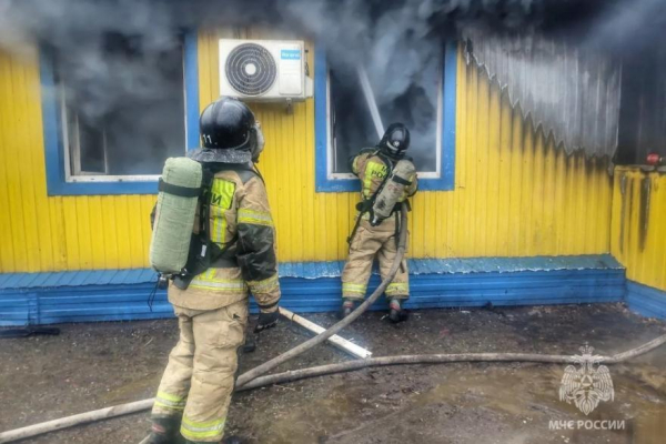 В Кургане потушили пожар на 100 квадратах