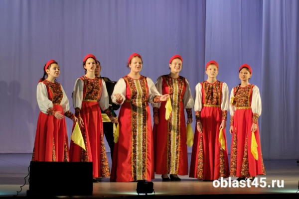 «Зауральские россыпи» блеснули на сцене областного колледжа культуры «Зауральские россыпи» блеснули на сцене областного колледжа культуры