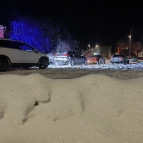 
											Губернатор Вадим Шумков в связи с обильными снегопадами обратился к жителям региона с просьбой быть осторожнее на дорогах									