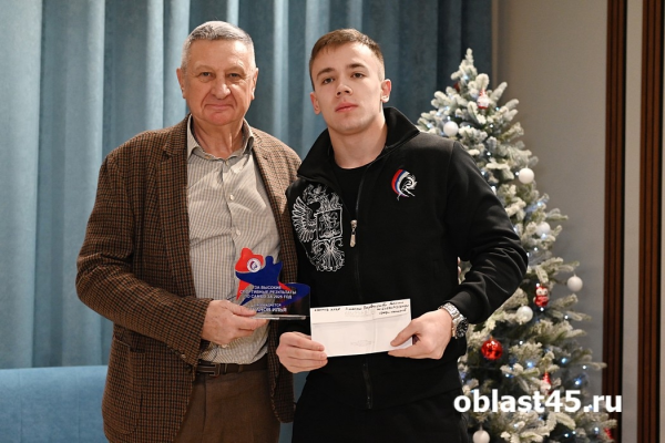 Бронза и зал Карелина: грандиозные итоги самбо в Кургане от сенатора Муратова