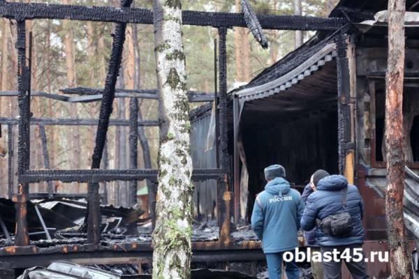 В Кургане ущерб от пожара на базе отдыха «Стрелец» оценили в 10-12 млн рублей В Кургане ущерб от пожара на базе отдыха «Стрелец» оценили в 10-12 млн рублей