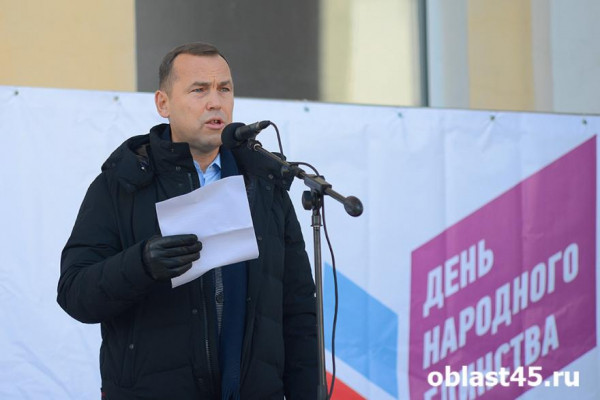 Губернатор Шумков раскритиковал курганских перевозчиков за старые пазики Губернатор Шумков раскритиковал курганских перевозчиков за старые пазики