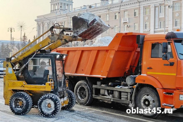 С улиц Кургана вывезли более 75 тысяч тонн снега