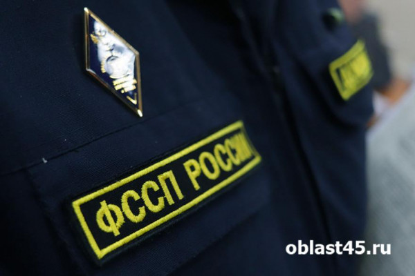 Бизнес-леди из Кургана пришлось убрать памятники с участка ради зарубежного отпуска