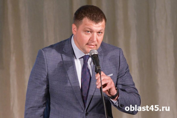 Мэр Кургана лично проверил уличное освещение и дворы в отдалённых микрорайонах Мэр Кургана лично проверил уличное освещение и дворы в отдалённых микрорайонах