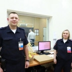 Подарки от губернатора Вадима Шумкова получили сотрудники экстренных служб, которые встретят новогоднюю ночь на дежурстве
Подарки от губернатора Вадима Шумкова получили сотрудники экстренных служб, которые встретят новогоднюю ночь на дежурстве