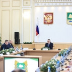 
											Губернатор Вадим Шумков предложил ввести в образовательную программу единый курс "Воспитание"									