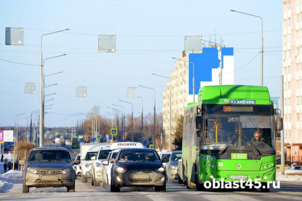 Жители Кургана массово жалуются на работу автобусов после выборов ночного маршрута Жители Кургана массово жалуются на работу автобусов после выборов ночного маршрута