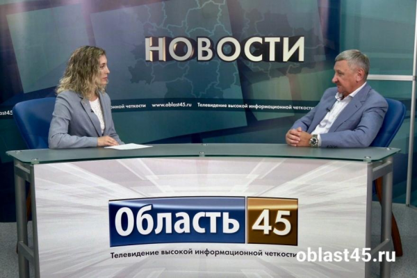С вручением партбилета &laquo;Единой России&raquo; курганского депутата поздравил сенатор