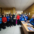 
											Олимпийский чемпион, заслуженный мастер спорта России по лыжным гонкам Александр Легков провел мастер-класс для юных курганских спортсменов									