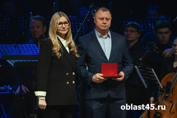 6 сотрудников «Курганприбора» наградили за заслуги перед Отечеством 6 сотрудников «Курганприбора» наградили за заслуги перед Отечеством