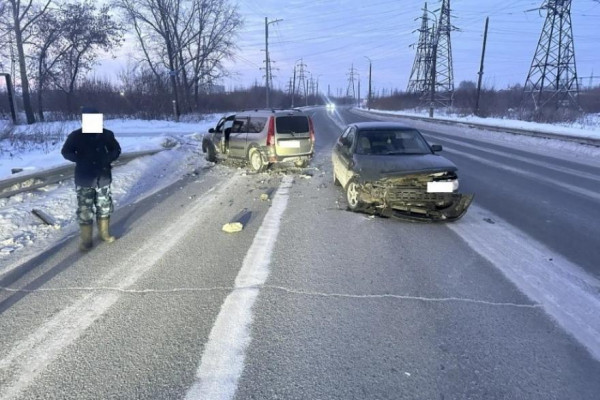 В Кургане 15-летний пассажир пострадал в ДТП на проспекте Конституции В Кургане 15-летний пассажир пострадал в ДТП на проспекте Конституции