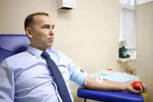 Губернатор Курганской области стал донором Губернатор Курганской области стал донором