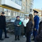 Санитарный патруль оценил качество работы управляющих организаций Далматово
Санитарный патруль оценил качество работы управляющих организаций Далматово
