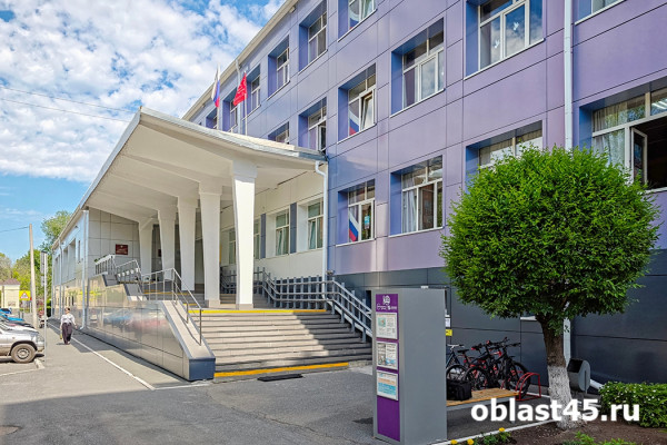 В день библиотек курганская Юговка показала старинную Библию В день библиотек курганская Юговка показала старинную Библию