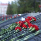 
											Губернатор Вадим Шумков почтил память героев-земляков									