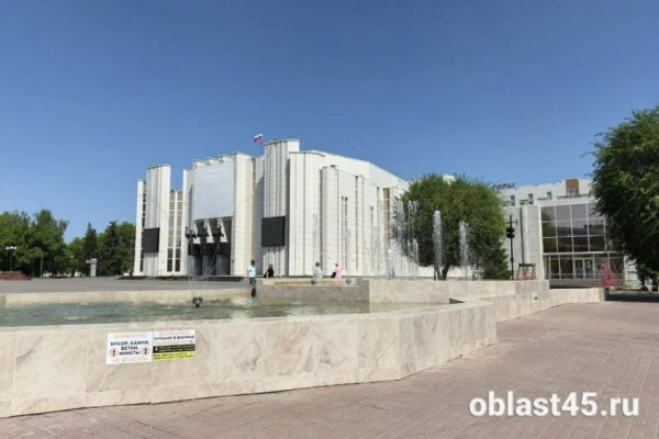 С наступлением жары в Кургане стартовал сезон фонтанов С наступлением жары в Кургане стартовал сезон фонтанов